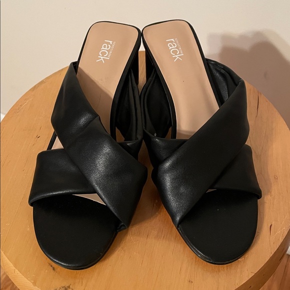 Nordstrom Rack Slides NEW - Picture 2 of 13